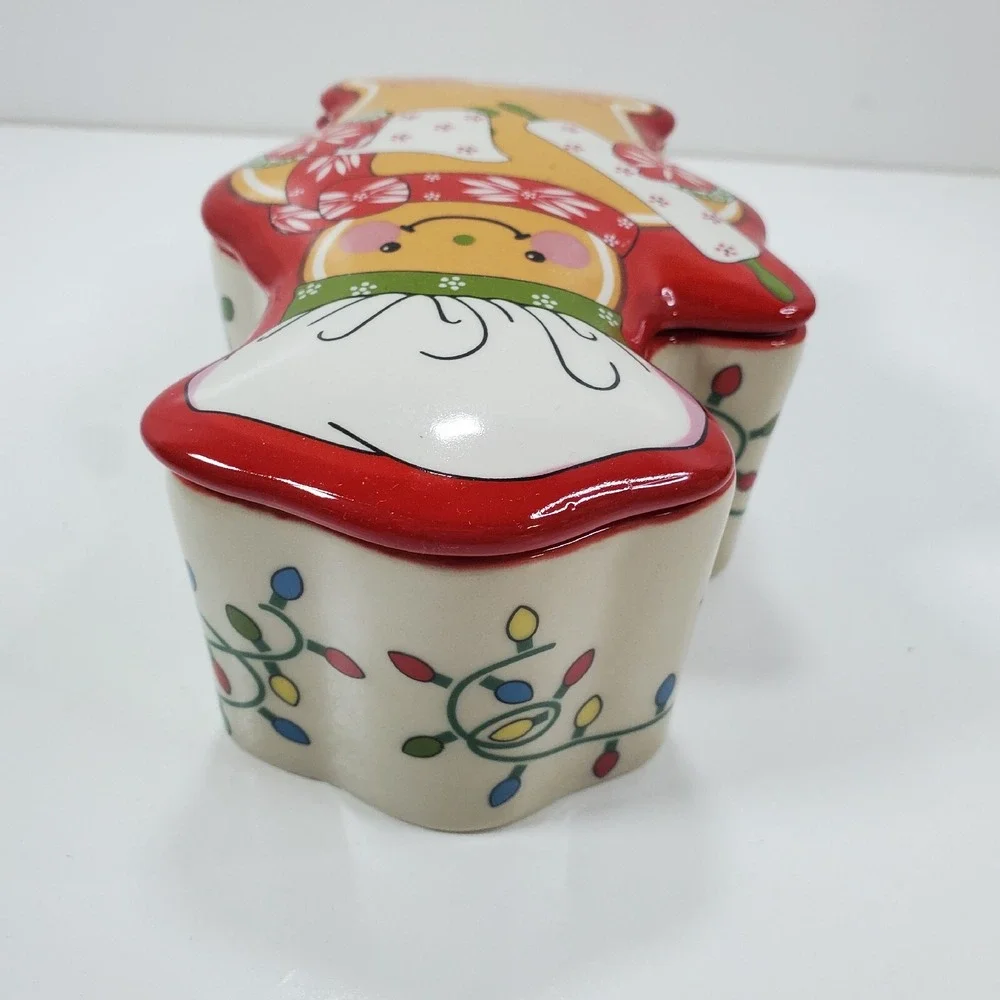 Temptations Lidded 8oz Ramekin Ceramic Gingerbread Man Dish Christmas Bakeware